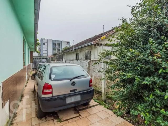 Casa / Sobrado para Venda em Porto Alegre/RS Camaquã 4 Quartos