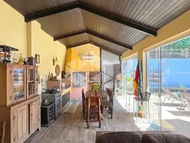 Casa / Sobrado para Venda em Porto Alegre/RS Camaquã 4 Quartos