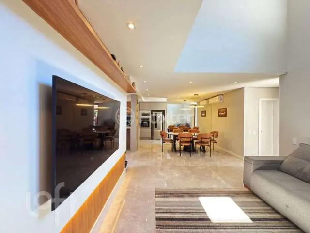 Casa / Sobrado para Venda em Porto Alegre/RS Camaquã 4 Quartos