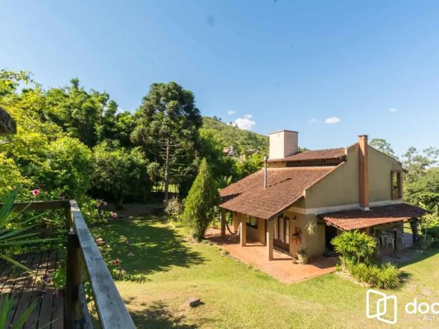 Casa / Sobrado para Venda em Porto Alegre/RS Campo Novo 3 Quartos