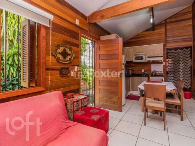 Casa / Sobrado para Venda em Porto Alegre/RS Cascata 3 Quartos