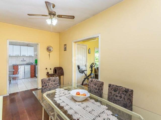 Casa / Sobrado para Venda em Porto Alegre/RS Cascata 3 Quartos