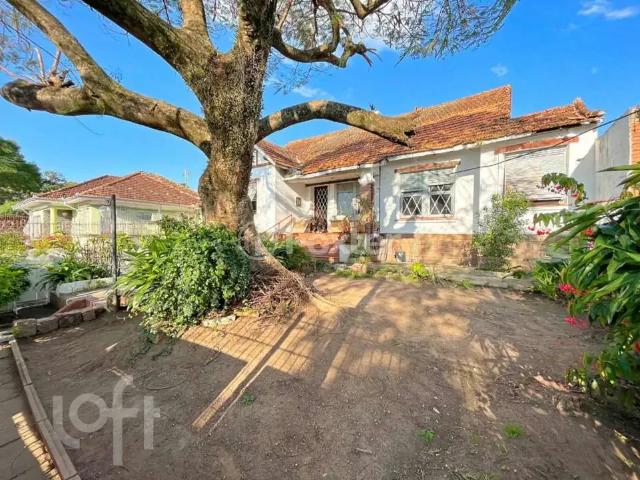 Casa / Sobrado para Venda em Porto Alegre/RS Cascata 3 Quartos