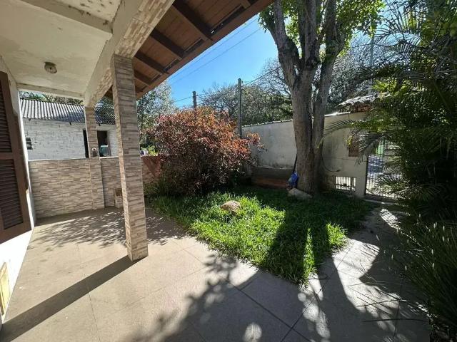 Casa / Sobrado para Venda em Porto Alegre/RS Cascata 3 Quartos