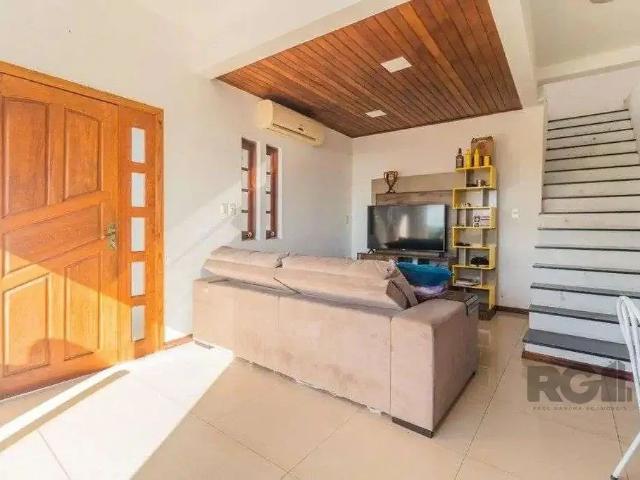 Casa / Sobrado para Venda em Porto Alegre/RS Cascata 3 Quartos