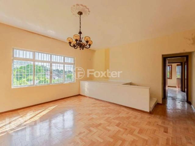 Casa / Sobrado para Venda em Porto Alegre/RS Cascata 4 Quartos