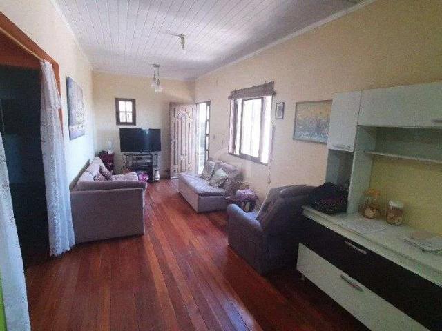 Casa / Sobrado para Venda em Porto Alegre/RS Cascata 4 Quartos