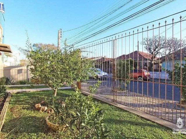 Casa / Sobrado para Venda em Porto Alegre/RS Cavalhada 3 Quartos