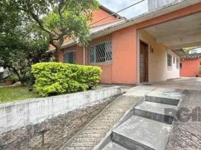 Casa / Sobrado para Venda em Porto Alegre/RS Cavalhada 3 Quartos