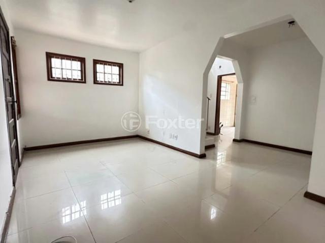 Casa / Sobrado para Venda em Porto Alegre/RS Cavalhada 3 Quartos