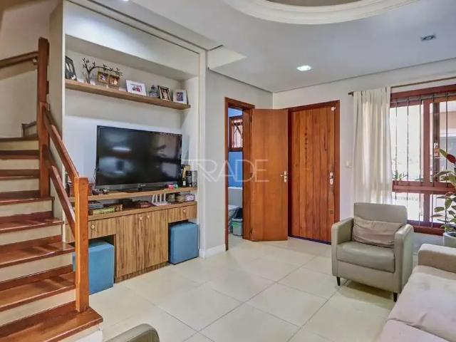 Casa / Sobrado para Venda em Porto Alegre/RS Cavalhada 3 Quartos