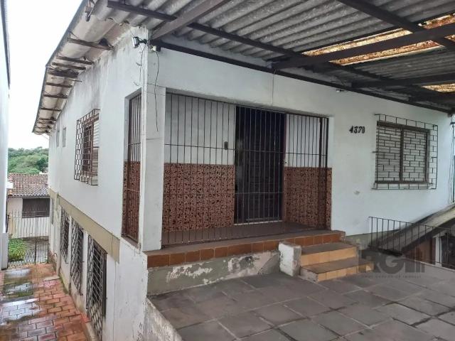 Casa / Sobrado para Venda em Porto Alegre/RS Cavalhada 3 Quartos