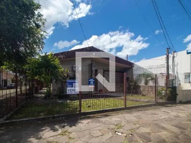 Casa / Sobrado para Venda em Porto Alegre/RS Cavalhada 3 Quartos