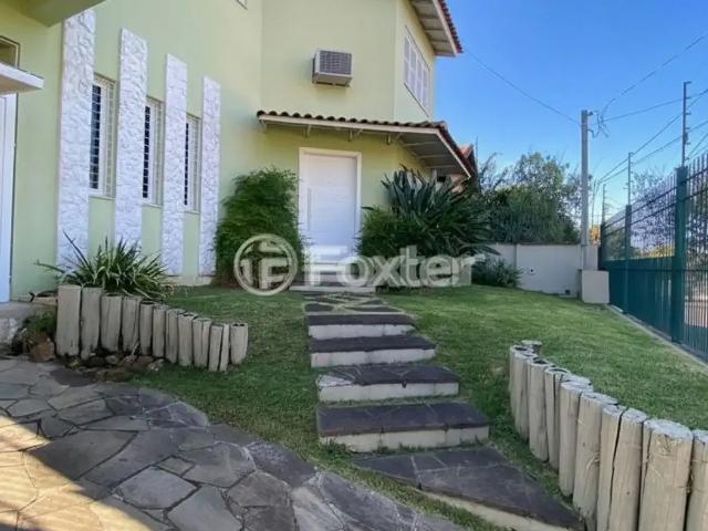 Casa / Sobrado para Venda em Porto Alegre/RS Cavalhada 3 Quartos