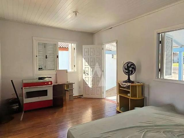 Casa / Sobrado para Venda em Porto Alegre/RS Cavalhada 3 Quartos