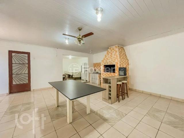 Casa / Sobrado para Venda em Porto Alegre/RS Cavalhada 3 Quartos