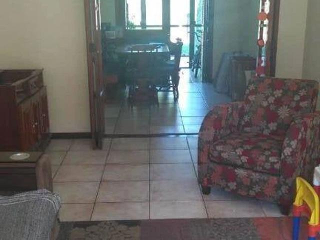 Casa / Sobrado para Venda em Porto Alegre/RS Cavalhada 3 Quartos