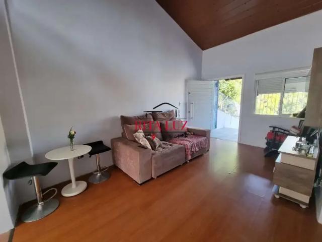 Casa / Sobrado para Venda em Porto Alegre/RS Cavalhada 3 Quartos