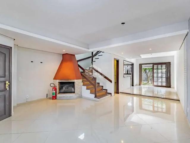 Casa / Sobrado para Venda em Porto Alegre/RS Cavalhada 3 Quartos