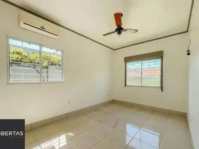 Casa / Sobrado para Venda em Porto Alegre/RS Cavalhada 3 Quartos