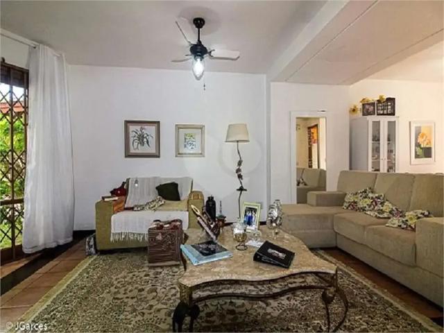 Casa / Sobrado para Venda em Porto Alegre/RS Cavalhada 3 Quartos