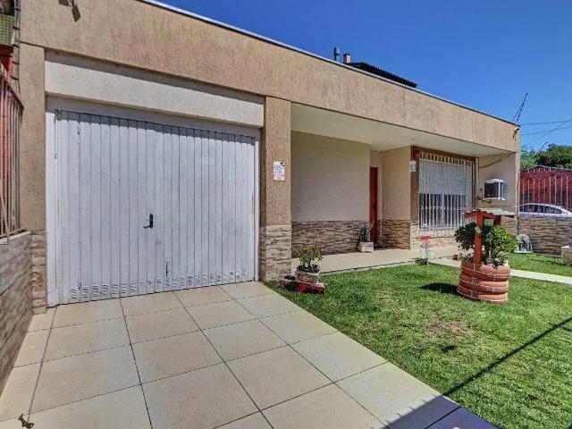 Casa / Sobrado para Venda em Porto Alegre/RS Cavalhada 2 Quartos