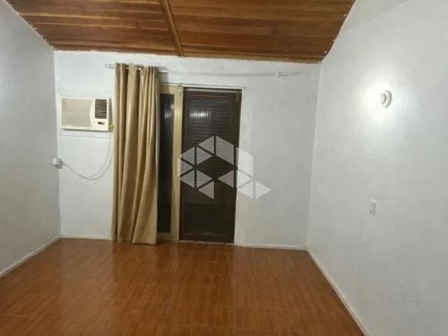 Casa / Sobrado para Venda em Porto Alegre/RS Cavalhada 2 Quartos