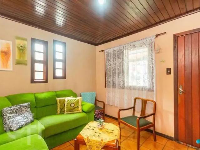 Casa / Sobrado para Venda em Porto Alegre/RS Cavalhada 2 Quartos