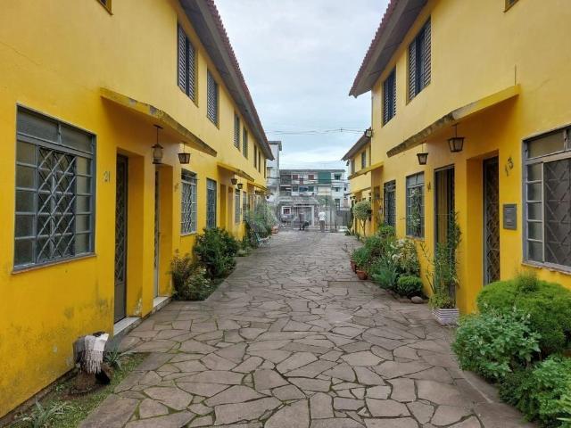 Casa / Sobrado para Venda em Porto Alegre/RS Cavalhada 2 Quartos