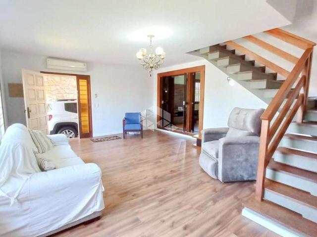 Casa / Sobrado para Venda em Porto Alegre/RS Cavalhada 4 Quartos