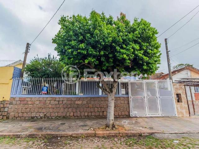 Casa / Sobrado para Venda em Porto Alegre/RS Cavalhada 4 Quartos