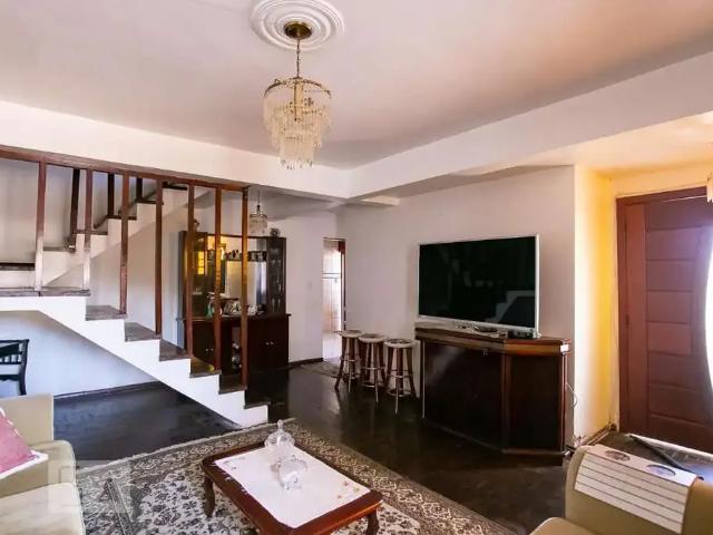 Casa / Sobrado para Venda em Porto Alegre/RS Cavalhada 4 Quartos