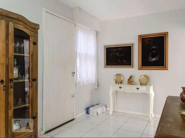 Casa / Sobrado para Venda em Porto Alegre/RS Cavalhada 4 Quartos