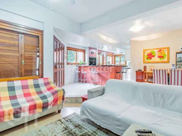 Casa / Sobrado para Venda em Porto Alegre/RS Cavalhada 4 Quartos
