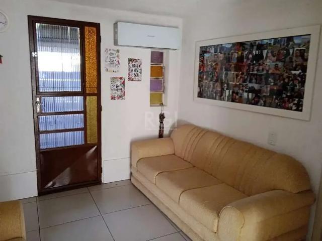 Casa / Sobrado para Venda em Porto Alegre/RS Cavalhada 5 Quartos