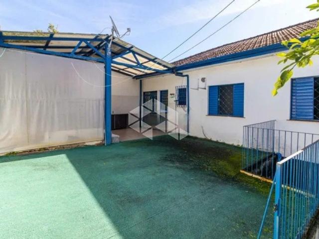 Casa / Sobrado para Venda em Porto Alegre/RS Tristeza 5 Quartos