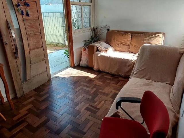 Casa / Sobrado para Venda em Porto Alegre/RS Cavalhada 5 Quartos