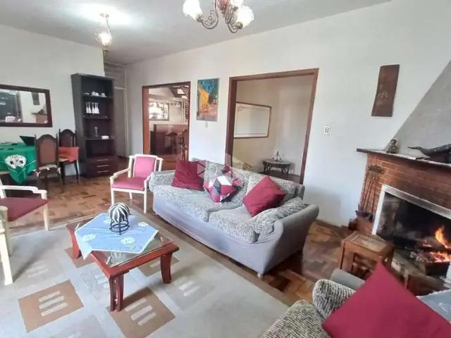 Casa / Sobrado para Venda em Porto Alegre/RS Cavalhada 5 Quartos