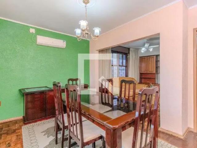 Casa / Sobrado para Venda em Porto Alegre/RS Cavalhada 5 Quartos
