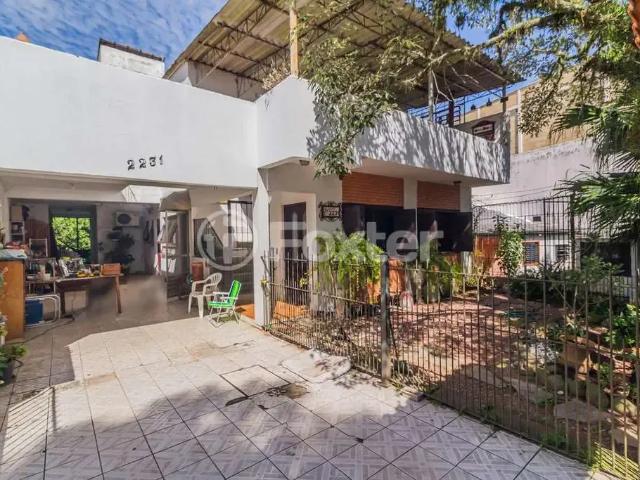 Casa / Sobrado para Venda em Porto Alegre/RS Cavalhada 5 Quartos