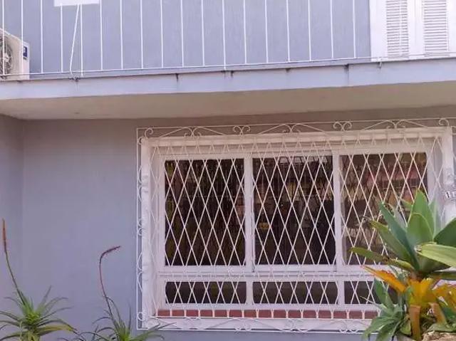 Casa / Sobrado para Venda em Porto Alegre/RS Cavalhada 6 Quartos