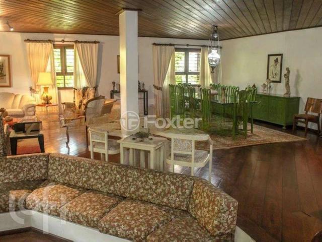 Casa / Sobrado para Venda em Porto Alegre/RS Cavalhada 6 Quartos