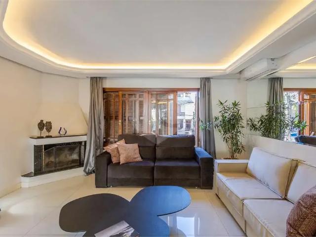 Casa / Sobrado para Venda em Porto Alegre/RS Chácara das Pedras 3 Quartos