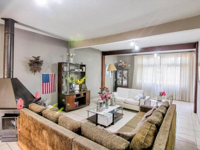 Casa / Sobrado para Venda em Porto Alegre/RS Chácara das Pedras 3 Quartos