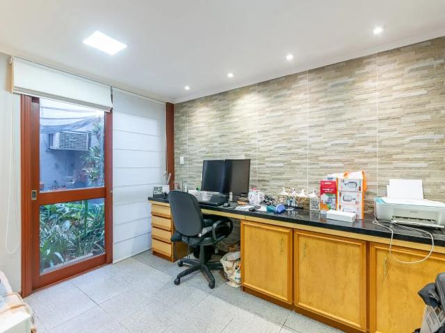 Casa / Sobrado para Venda em Porto Alegre/RS Chácara das Pedras 3 Quartos