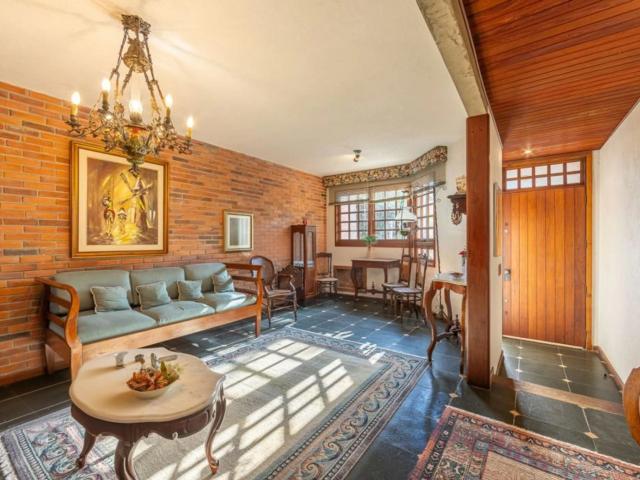 Casa / Sobrado para Venda em Porto Alegre/RS Chácara das Pedras 4 Quartos