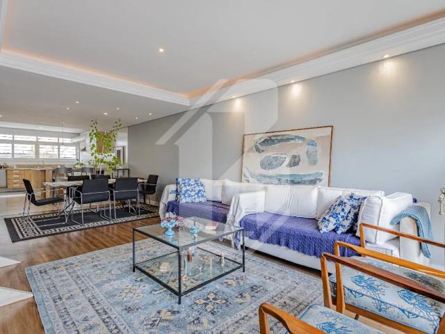 Casa / Sobrado para Venda em Porto Alegre/RS Chácara das Pedras 4 Quartos