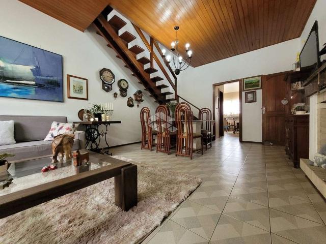Casa / Sobrado para Venda em Porto Alegre/RS Chácara das Pedras 4 Quartos
