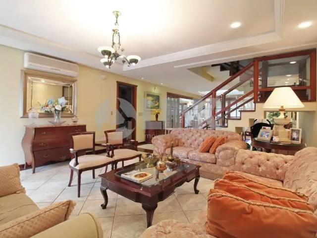 Casa / Sobrado para Venda em Porto Alegre/RS Chácara das Pedras 4 Quartos