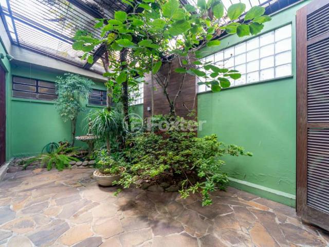 Casa / Sobrado para Venda em Porto Alegre/RS Cristo Redentor 3 Quartos